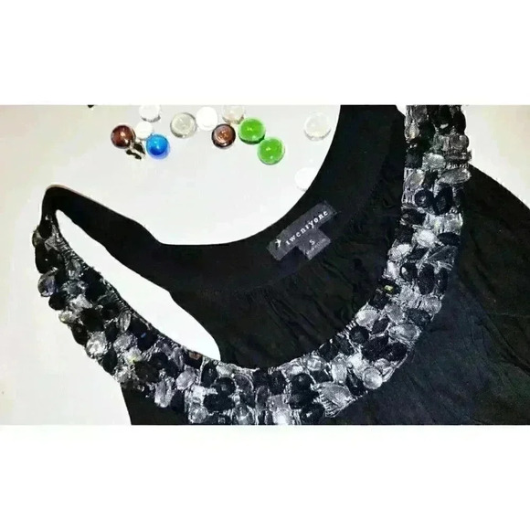 TWENTY-ONE Womans SEXY Top Juniors Knit Shirt Embellished Beaded Neckline size S - Picture 5 of 5